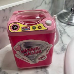 Beauty blender washing machine